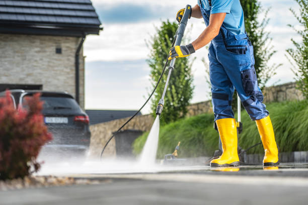 Best Gutter Cleaning  in Bellville, TX
